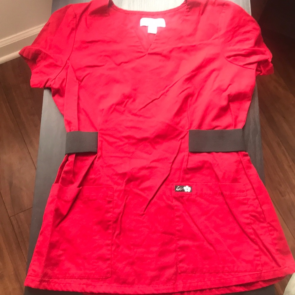 Koi scrub top